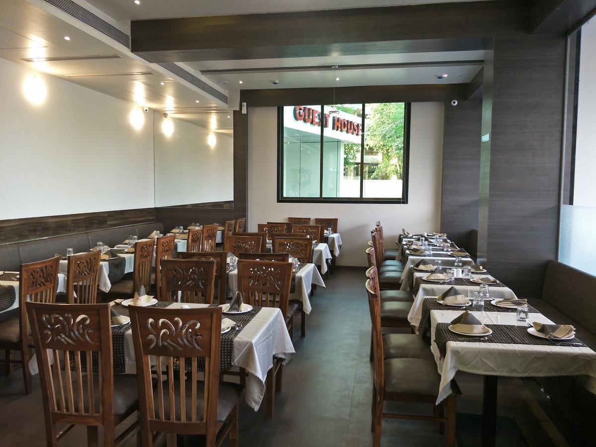 K D Residency Hotel Kalyan Bagian luar foto