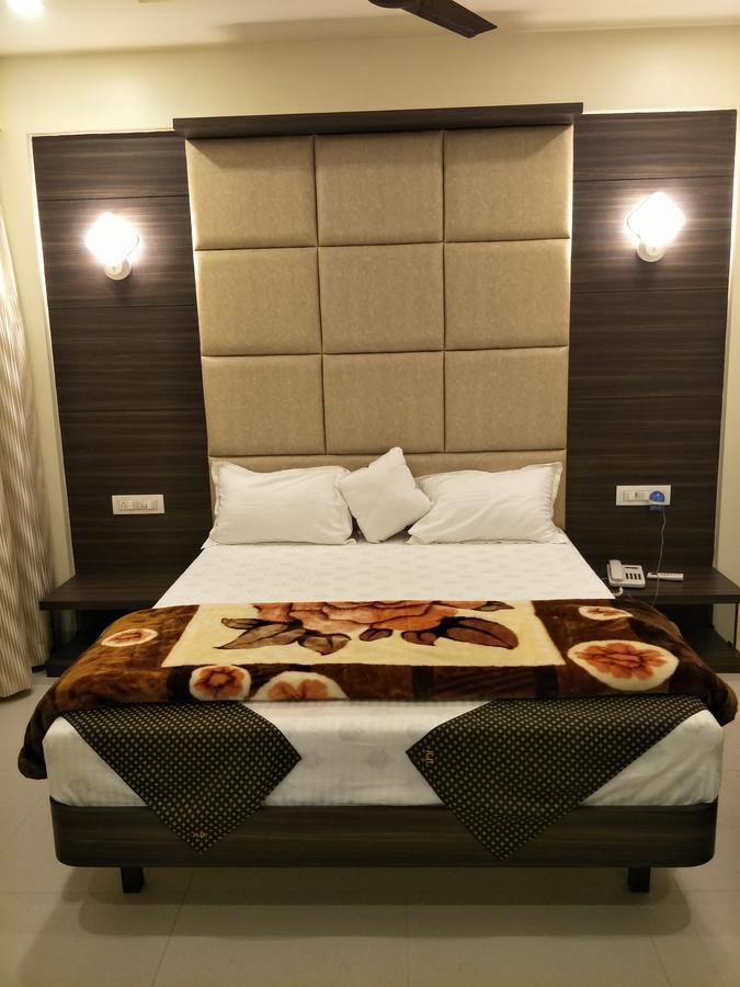 K D Residency Hotel Kalyan Bagian luar foto