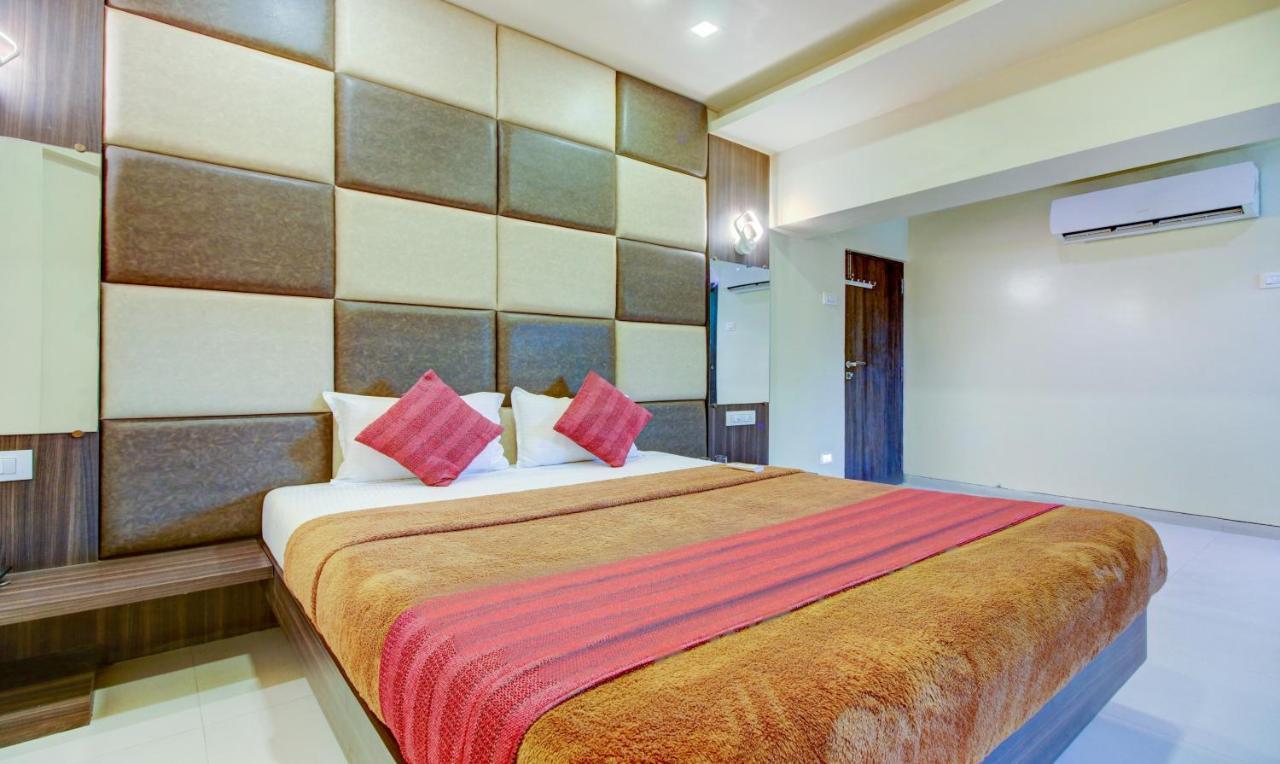 K D Residency Hotel Kalyan Bagian luar foto